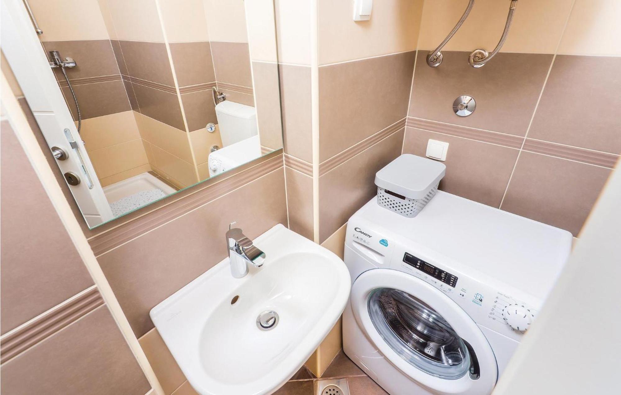1 Bedroom Gorgeous Apartment In Opatija Luaran gambar