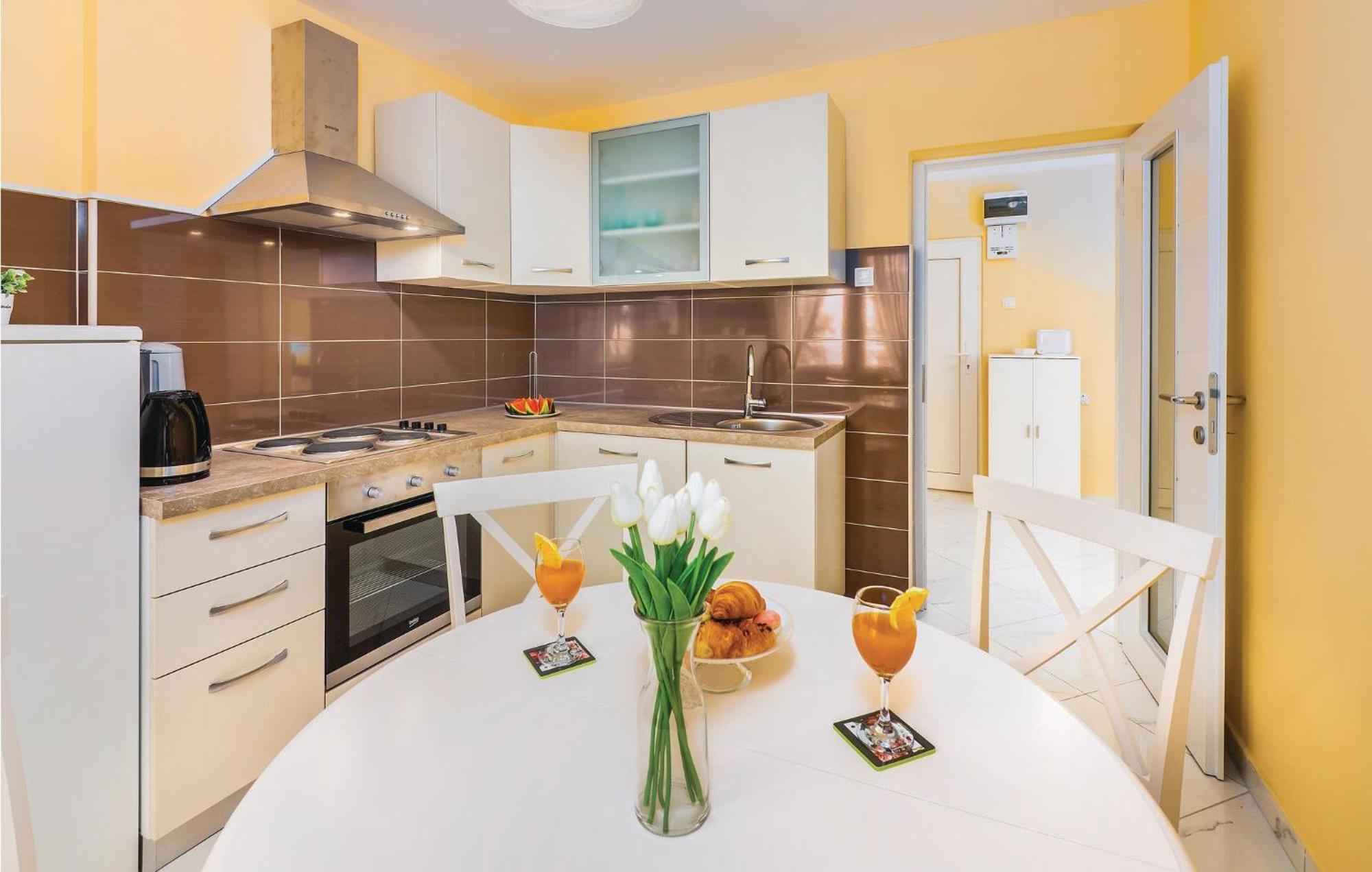 1 Bedroom Gorgeous Apartment In Opatija Luaran gambar