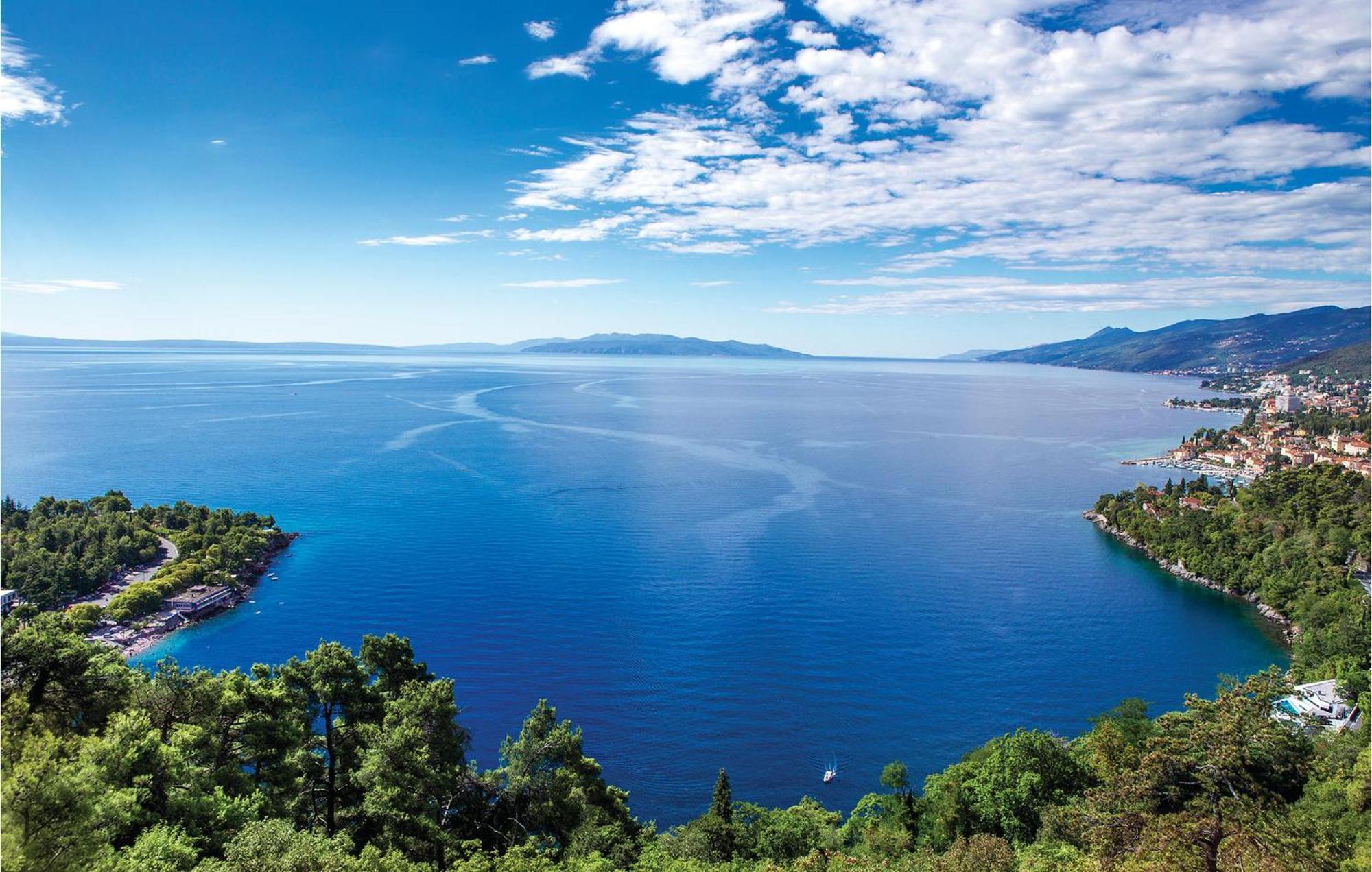 1 Bedroom Gorgeous Apartment In Opatija Luaran gambar