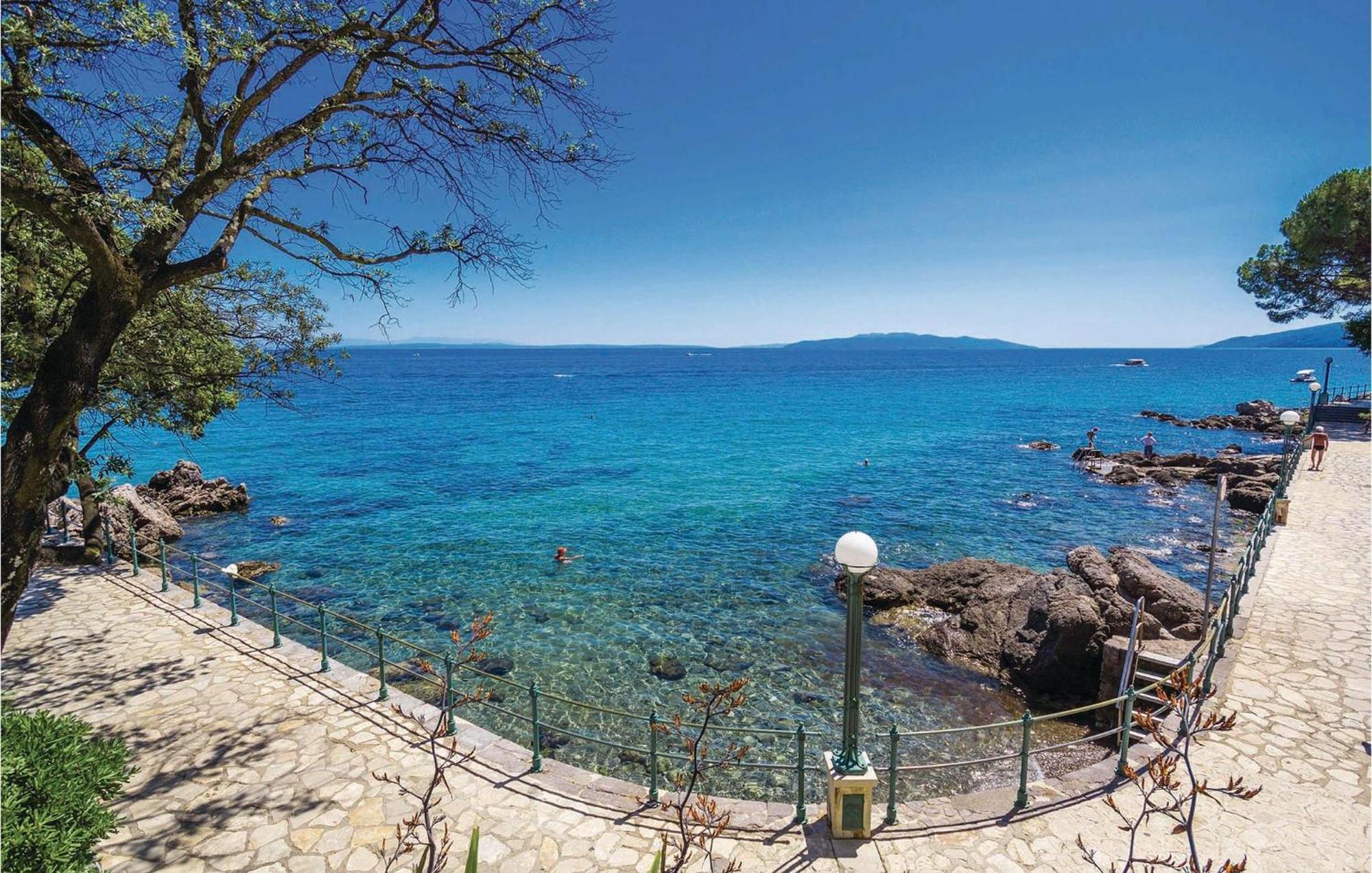 1 Bedroom Gorgeous Apartment In Opatija Luaran gambar