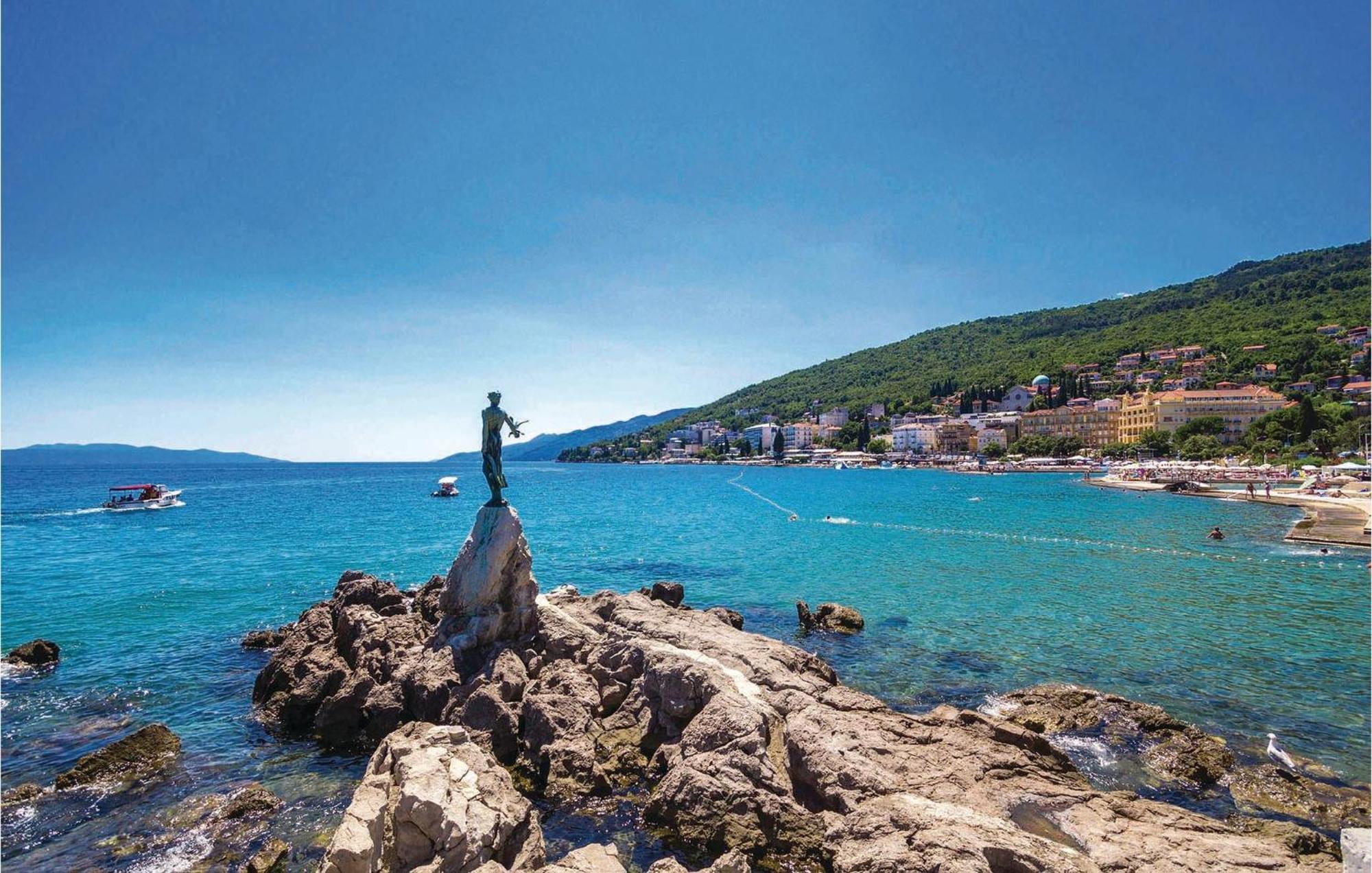 1 Bedroom Gorgeous Apartment In Opatija Luaran gambar