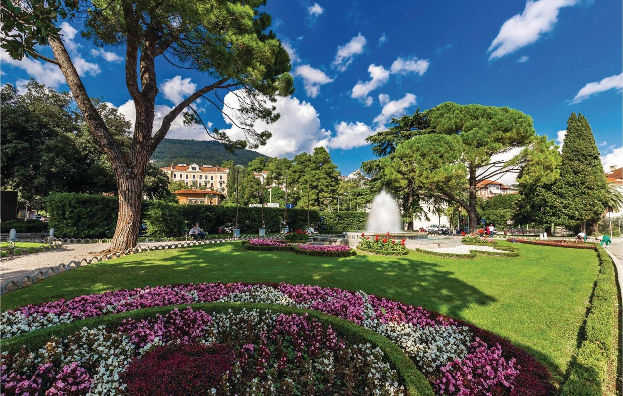 1 Bedroom Gorgeous Apartment In Opatija Luaran gambar